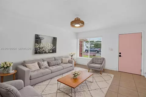 Living - 12840 SW 43rd Dr #176-B, Miami, FL 33175 photo 1 of 5