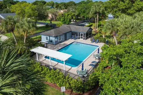 Exterior - 6526 Windsor Dr, Parkland, FL 33067 photo 10 of 12