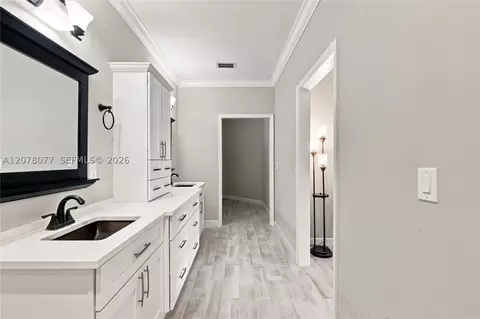 Bath - 6526 Windsor Dr, Parkland, FL 33067 photo 4 of 6
