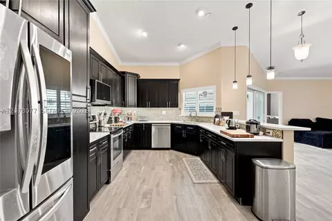 Kitchen - 6526 Windsor Dr, Parkland, FL 33067 photo 1 of 3