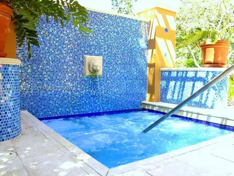 Undisclosed, Aventura, FL 33180