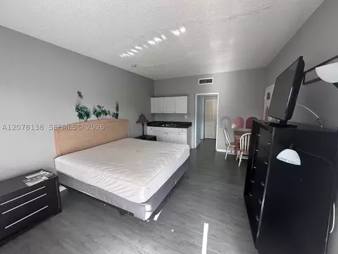 26 Diplomat Pkwy #2342, Hallandale Beach, FL 33009