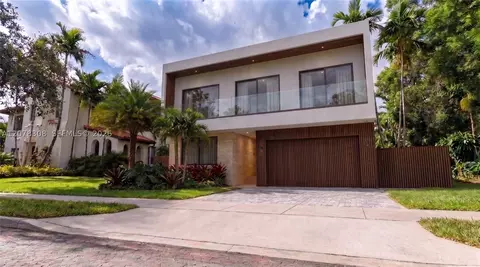 Exterior - 44 NE 88th St, El Portal, FL 33138 photo 5 of 8