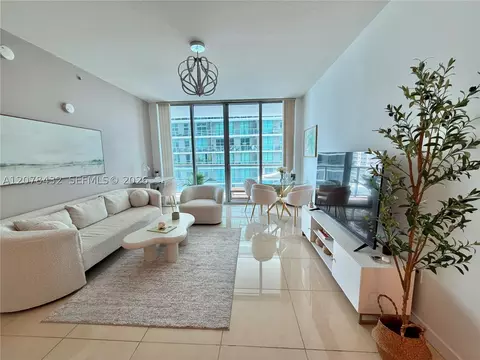 1111 SW 1st Ave #2215-N, Miami, FL 33130