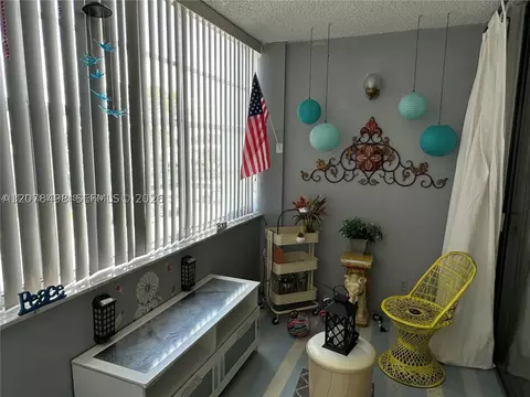 2741 Taft St #212, Hollywood, FL 33020
