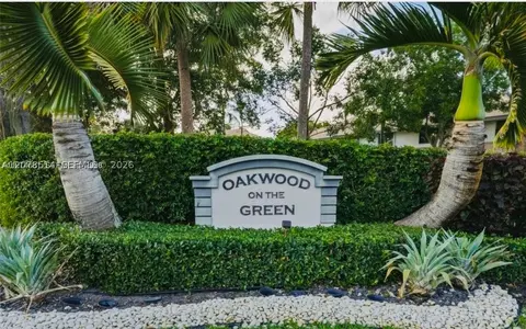 9835 Riverside Dr #7-39, Coral Springs, FL 33071