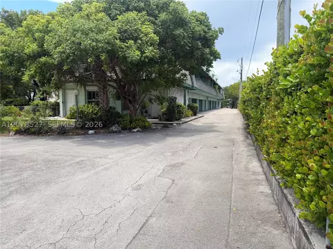 701 S Royal Poinciana Blvd #12, Miami Springs, FL 33166