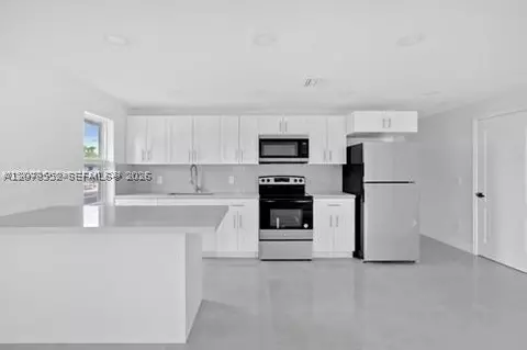 655 SW 5th St, Homestead, FL 33030