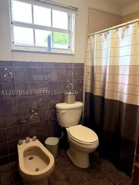 1340 W 36th St, Hialeah, FL 33012 photo 6