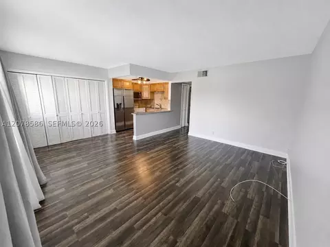 4050 NE 12th Ter #11-1, Oakland Park, FL 33334