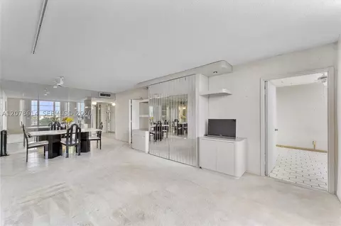2661 S Course Dr #805, Pompano Beach, FL 33069