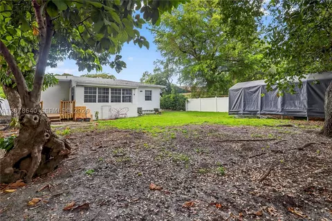 Exterior - 40 NW 68th St, Miami, FL 33150 photo 5 of 6