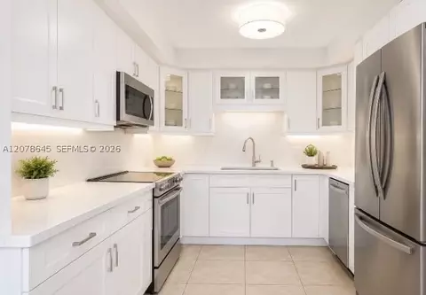 3800 S Ocean Dr #605, Hollywood, FL 33019