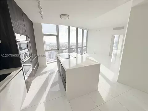 851 NE 1st Ave #3202, Miami, FL 33132