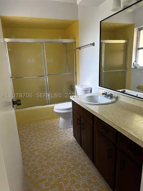 Bath - 470 Lake Rd, Ocala, FL 34472 photo 4 of 4