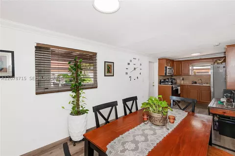 Dining - 359 W 35th St, Hialeah, FL 33012 photo 2 of 3