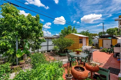 Exterior - 359 W 35th St, Hialeah, FL 33012 photo 3 of 4