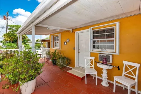 Exterior - 359 W 35th St, Hialeah, FL 33012 photo 2 of 4