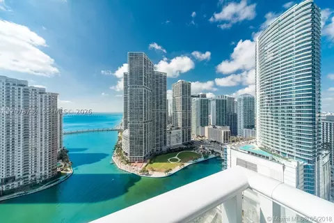 300 S Biscayne Blvd #T-1816, Miami, FL 33131