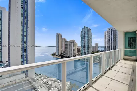 300 S Biscayne Blvd #T-1816, Miami, FL 33131