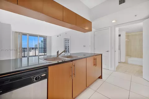 1750 N Bayshore Dr #4011, Miami, FL 33132