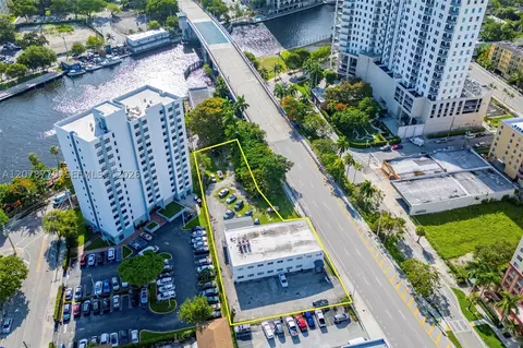 529 W Flagler St, Miami, FL 33130 photo 4