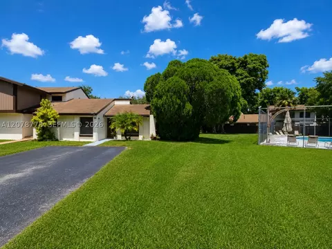 6922 SW 128th Pl, Miami, FL 33183