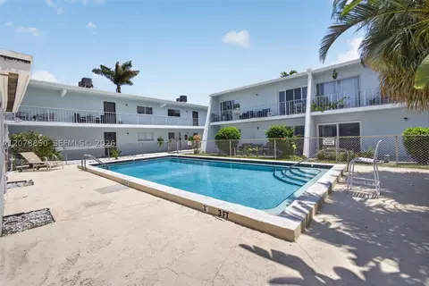 725 Hummingbird Way #109, North Palm Beach, FL 33408