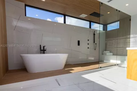 Bath - 7425 Howard Dr, Pinecrest, FL 33156 photo 6 of 7