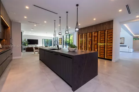 Kitchen - 7425 Howard Dr, Pinecrest, FL 33156 photo 1 of 5