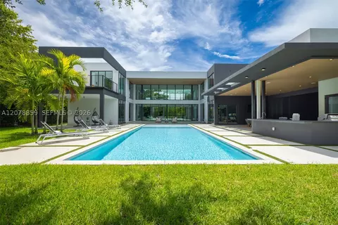 Exterior - 7425 Howard Dr, Pinecrest, FL 33156 photo 9 of 15