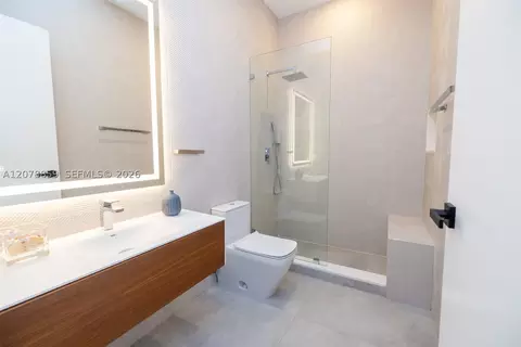 Bath - 7425 Howard Dr, Pinecrest, FL 33156 photo 3 of 7