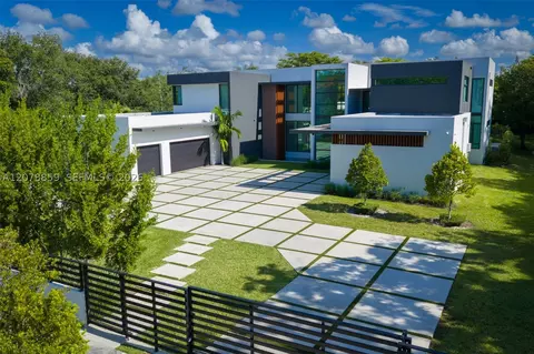Other - 7425 Howard Dr, Pinecrest, FL 33156 photo 3 of 20