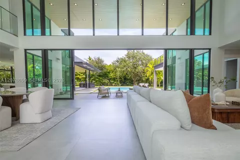 Living - 7425 Howard Dr, Pinecrest, FL 33156 photo 6 of 13