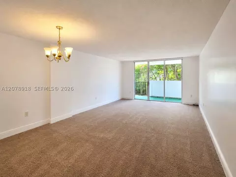 2780 NE 183rd St #215, Aventura, FL 33160
