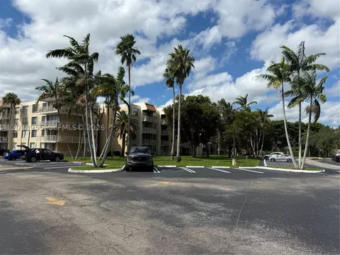 13100 SW 92 Ave #A-PH10, Miami, FL 33176