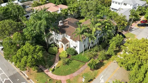 5680 Pine Tree Dr, Miami Beach, FL 33140