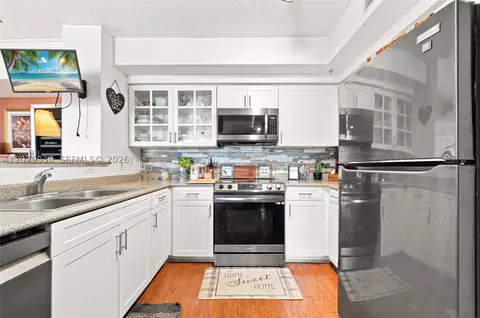 1919 Van Buren St #614A, Hollywood, FL 33020