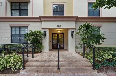 1919 Van Buren St #614A, Hollywood, FL 33020