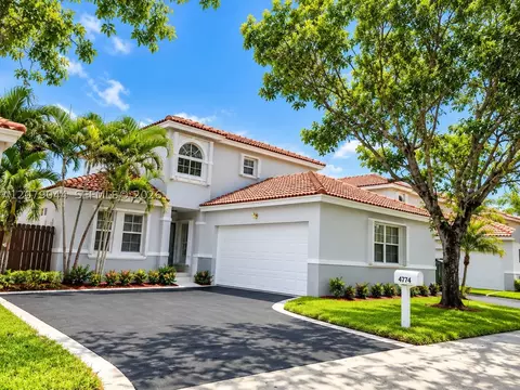 4774 NW 5th Pl, Coconut Creek, FL 33063