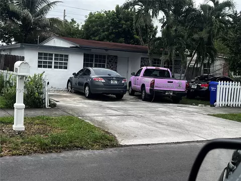 6125 Dawson St, Hollywood, FL 33023