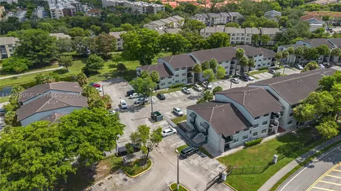 7155 NW 179th St #108, Hialeah, FL 33015