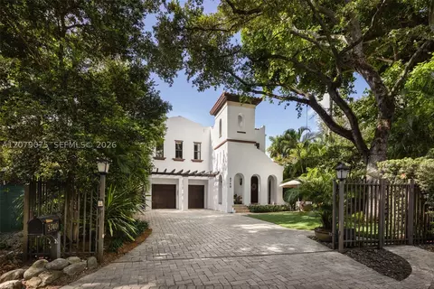 3740 Irvington Ave, Coconut Grove, FL 33133