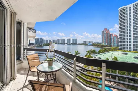 3600 Mystic Pointe Dr #903, Aventura, FL 33180