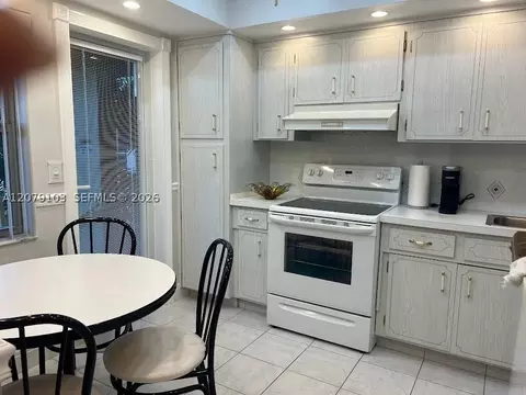 1350 Atlantic Shores Blvd #322, Hallandale Beach, FL 33009