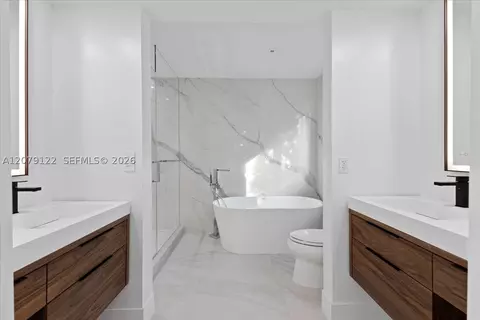 Bath - 8926 Emerson Ave, Surfside, FL 33154 photo 4 of 4