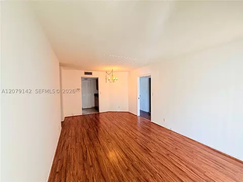 107 Gardens Dr #106, Pompano Beach, FL 33069