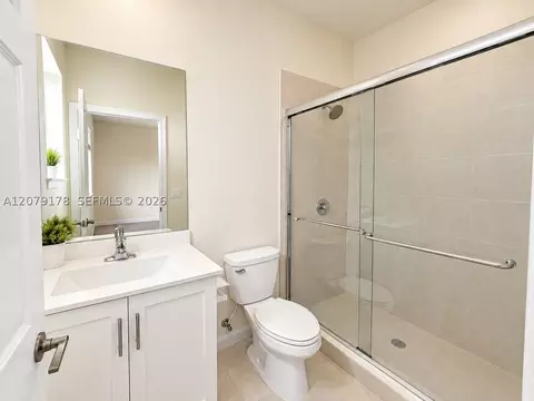 Bath - Undisclosed, Hialeah, FL 33018 photo 1 of 2
