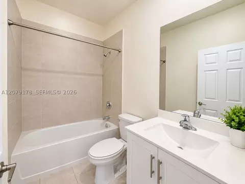 Bath - Undisclosed, Hialeah, FL 33018 photo 2 of 2