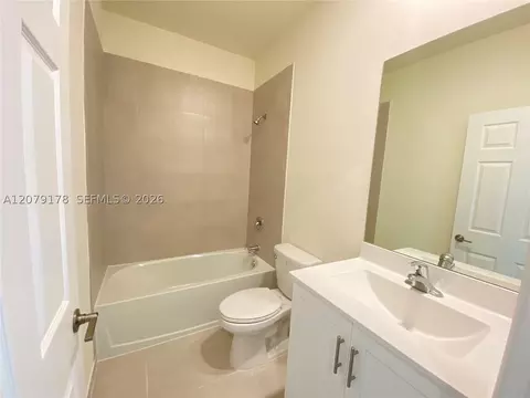 Bath - Undisclosed, Hialeah, FL 33018 photo 1 of 2